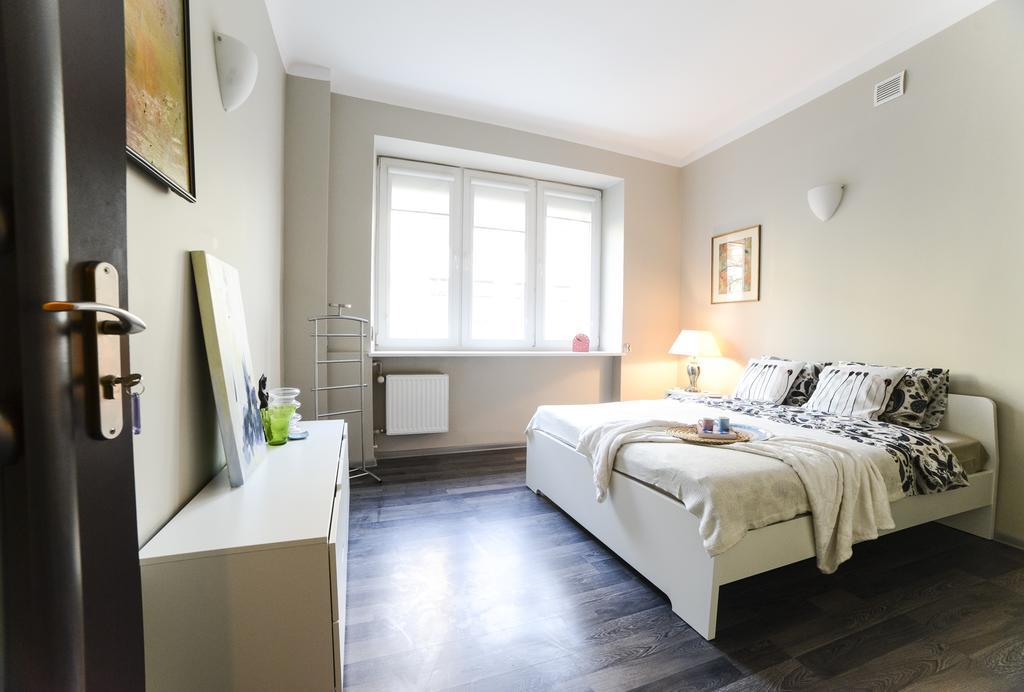 Apartment Next To Central Railway Station 바르샤바 외부 사진